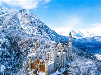 Schloss Neuschwanstein Şatosu Nerededir? 